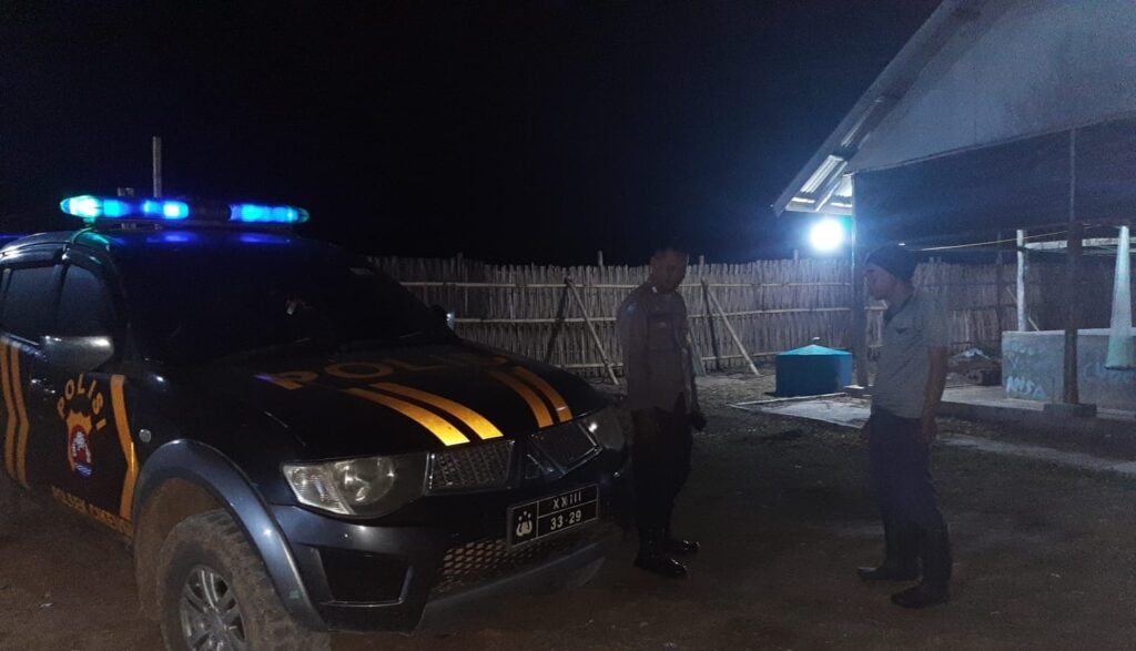 Ciptakan Kondusifitas Wilayah, Polsek Cikeusik Menggelar Patroli Malam 5 WhatsApp Image 2024 08 01 at 06.54.04
