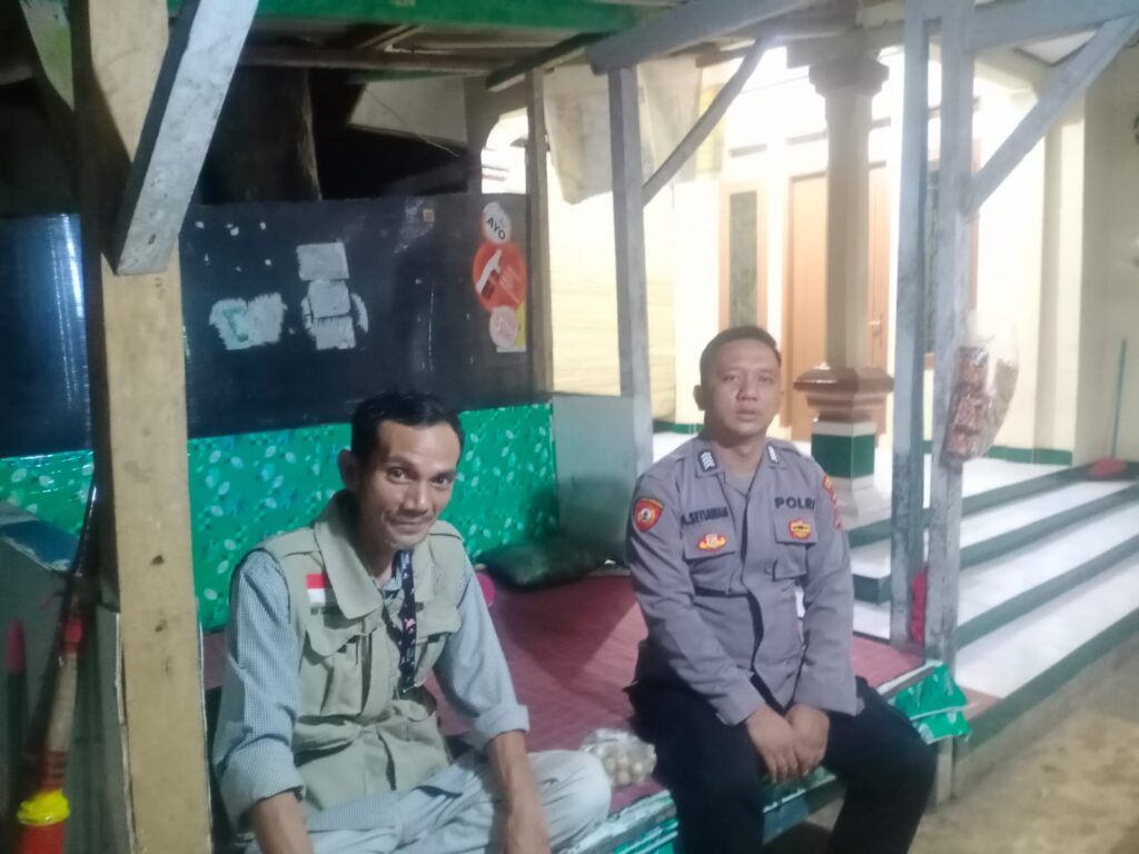 Patroli Dialogis Polsek Picung dalam Menjaga Kamtibmas yang Kondusif 7 WhatsApp Image 2024 08 02 at 20.58.42