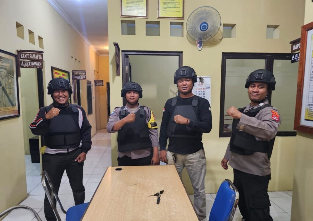 Polsek Picung Melaksanakan Kesiap Siagaan Mako Antisipasi Gangguan Kamtibmas 4 WhatsApp Image 2024 08 02 at 21.00.27