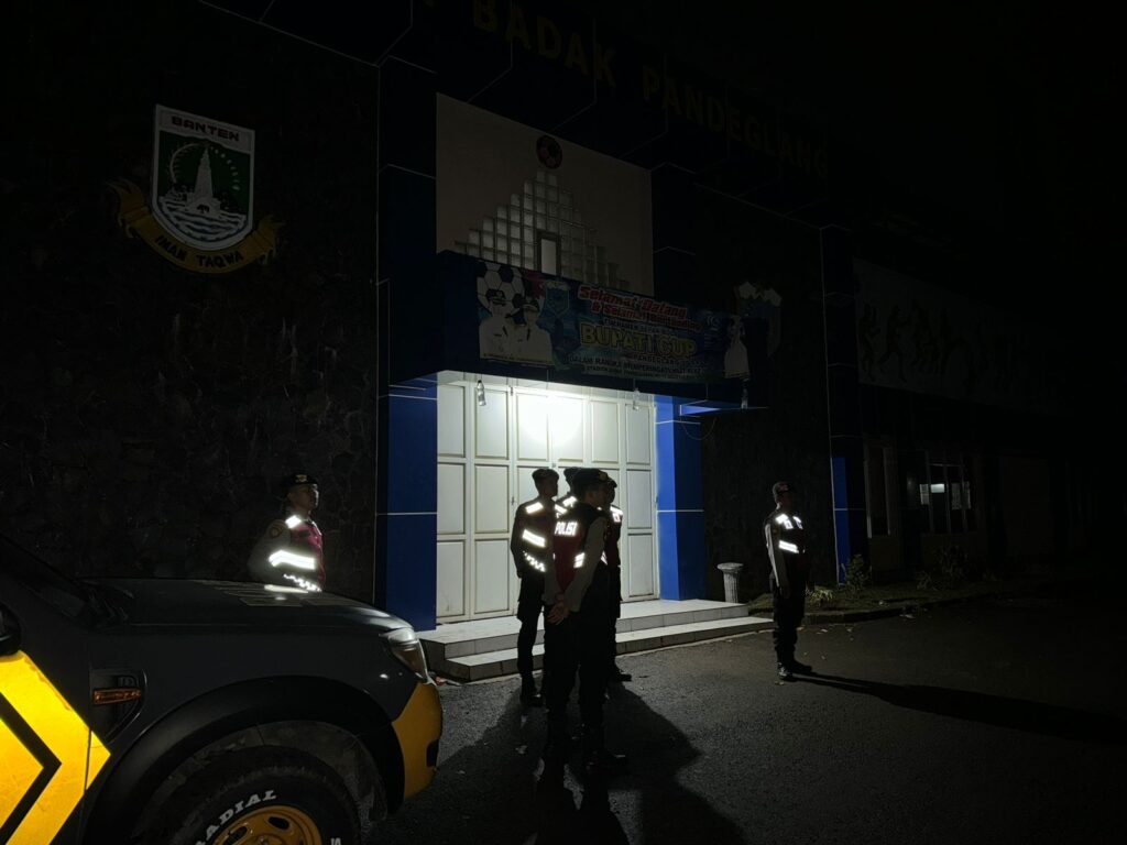 Sat Samapta Polres Pandeglang Menggelar Kegiatan Preventif di Stadion Badak 4 WhatsApp Image 2024 08 03 at 04.06.52 1