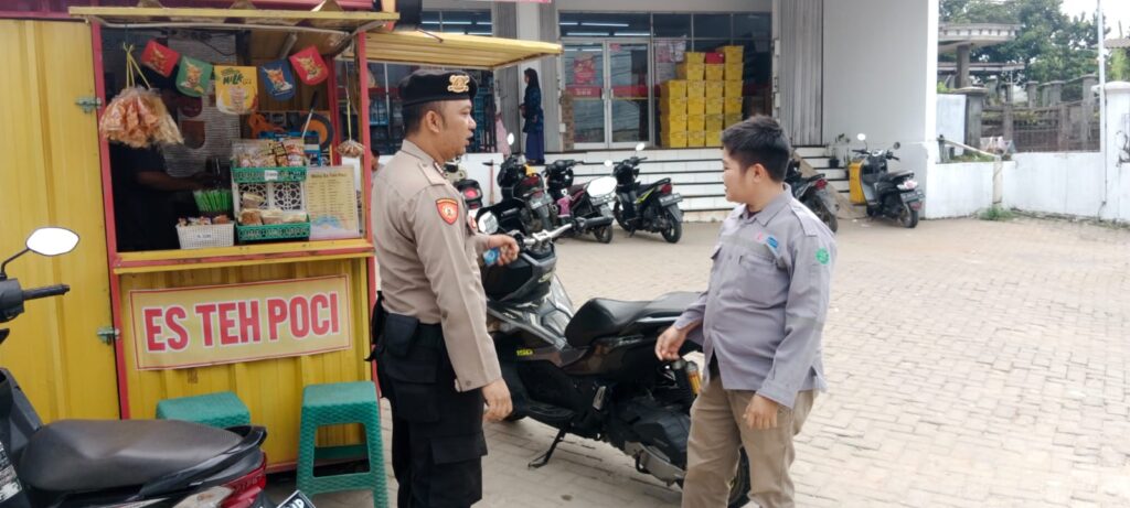Polsek Picung Laksanakan Patroli Dialogis Siang Hari dan Berikan Himbauan Kamtibmas 2 WhatsApp Image 2024 08 04 at 00.11.49