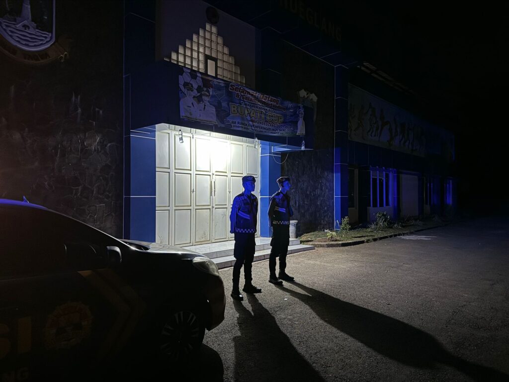 Sat Samapta Polres Pandeglang Laksanakan Kegiatan Preventif di Stadion Badak 2 WhatsApp Image 2024 08 06 at 06.05.36