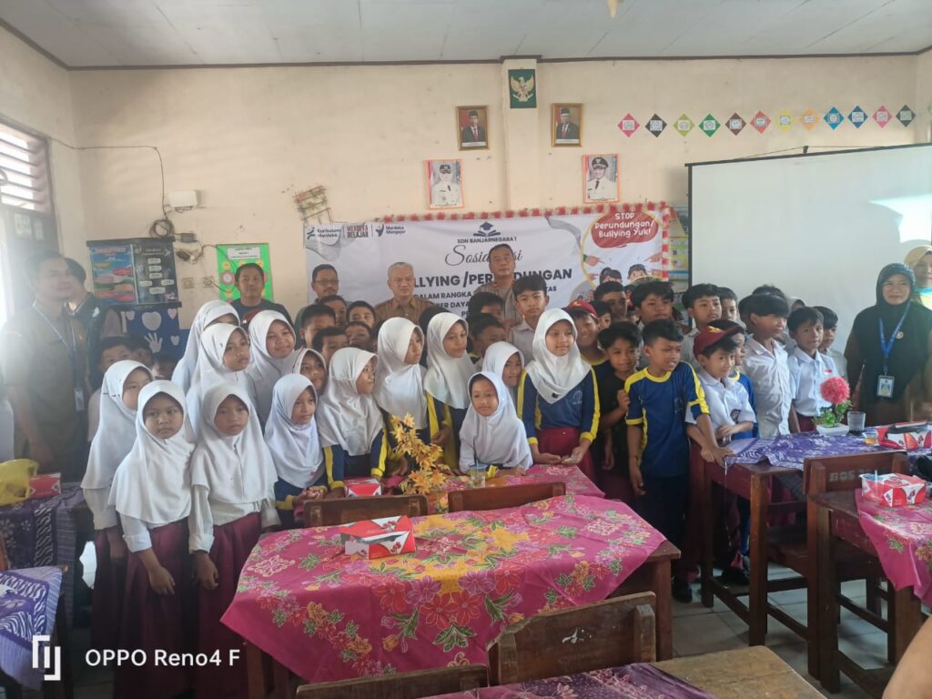 Polsek Pulosari Berkomitmen Cegah Perundungan di Sekolah 9 WhatsApp Image 2024 08 07 at 01.06.00