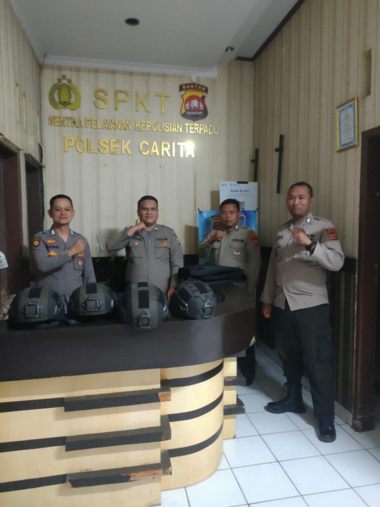 Petugas Piket Polsek Carita Melaksanakan Siaga Mako 7 WhatsApp Image 2024 08 10 at 06.11.45