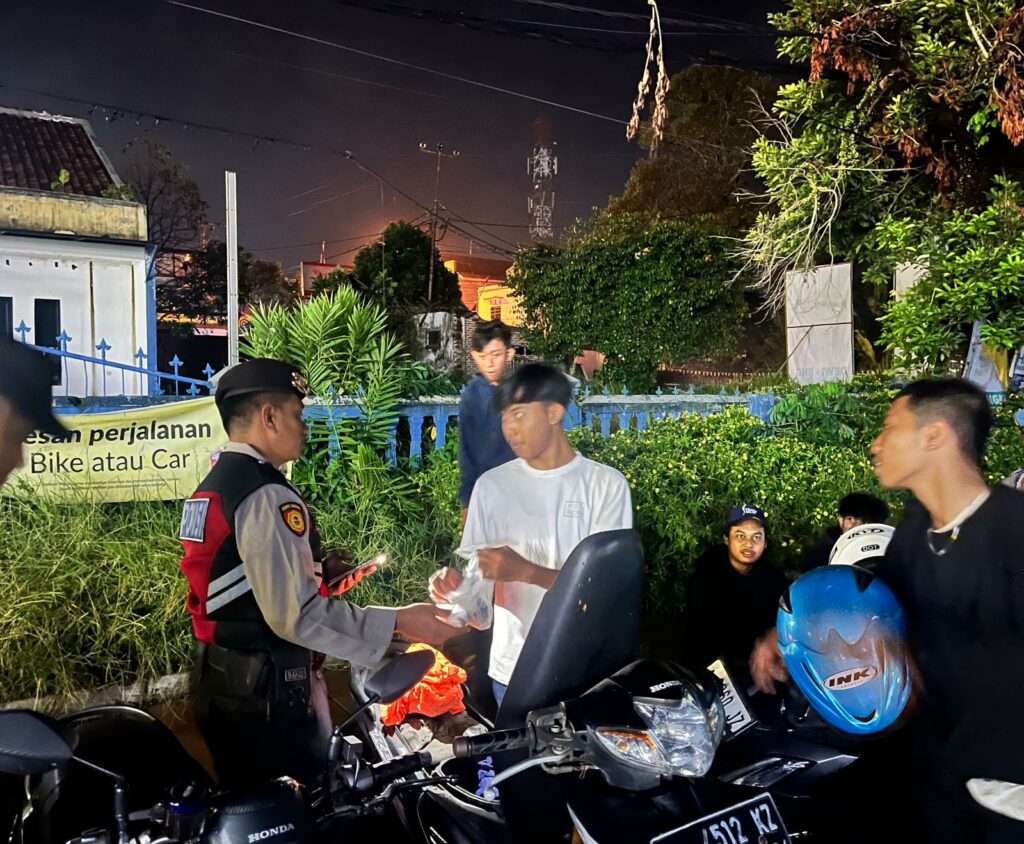 Cegah Tindak Kriminalitas Akhir Pekan, Sat Samapta Polres Pandeglang Gelar Patroli di Kabayan 2 WhatsApp Image 2024 08 11 at 04.46.52 1