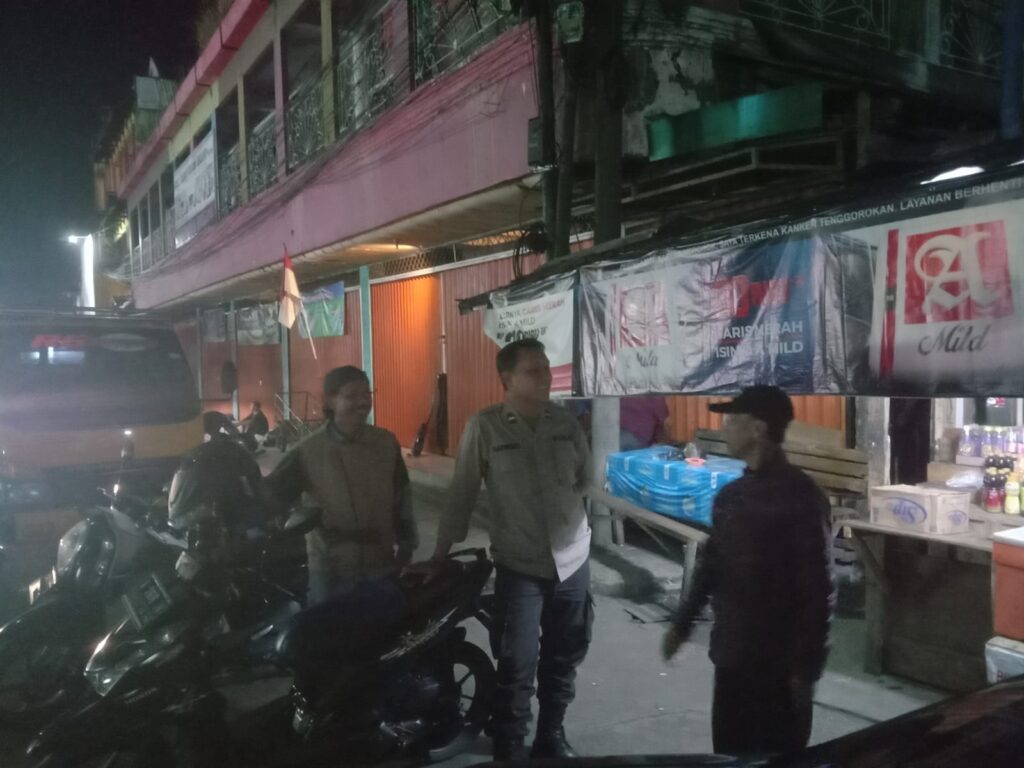 Personil Polsek Pandeglang Sambangi Jasa Yang Mangkal Di Alun-alun Pandeglang 5 WhatsApp Image 2024 08 13 at 09.07.13