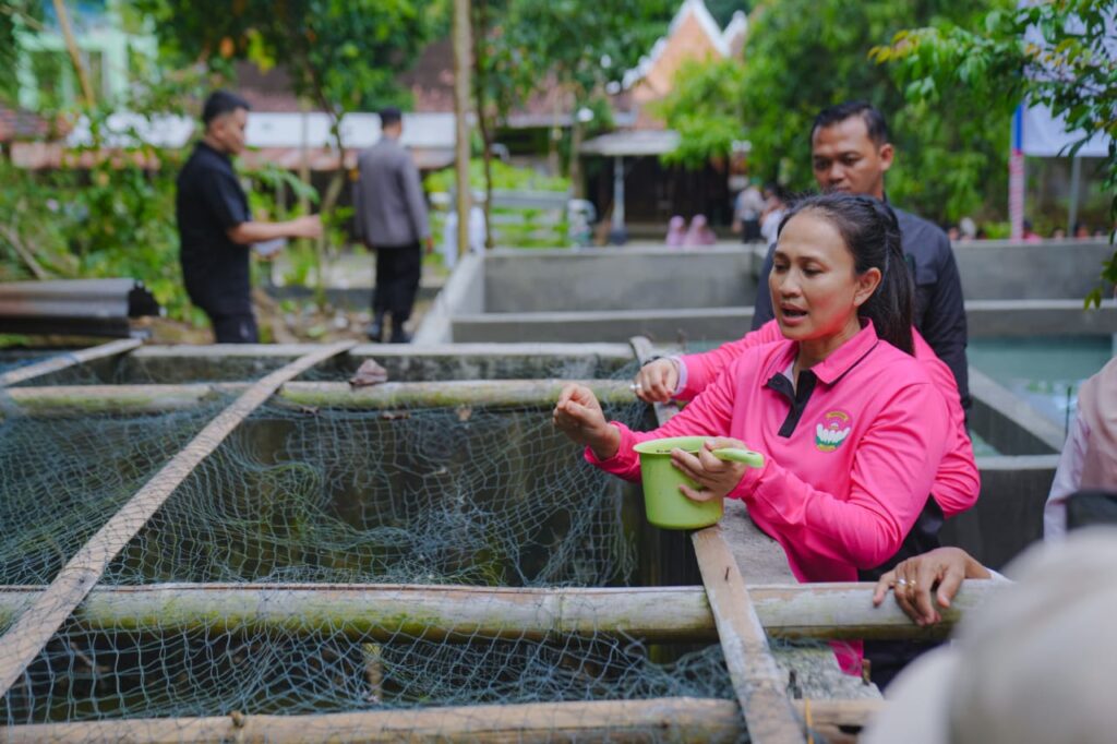 Yayasan Kemala Bhayangkari Gelar Bakti Sosial Sekaligus Kegiatan Dukung Ketahanan Pangan 9 WhatsApp Image 2025 02 14 at 18.53.03