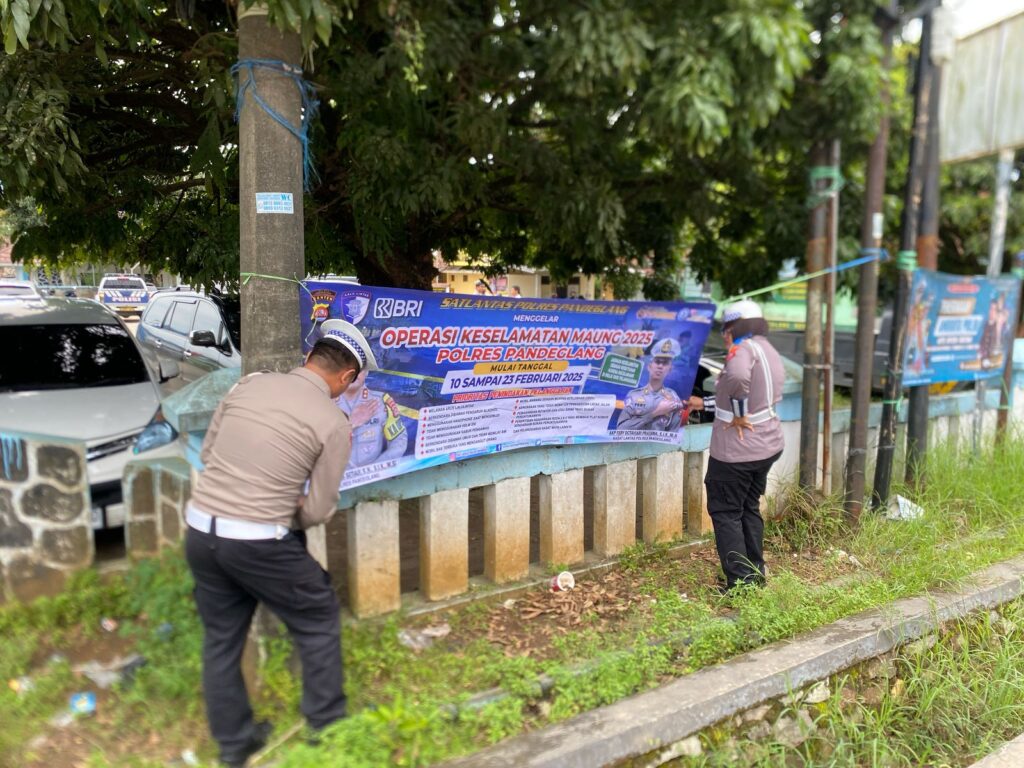 Satlantas Polres Pandeglang Gelar Operasi Keselamatan di Cimanuk, Berikan Edukasi Tertib Berkendara 2 WhatsApp Image 2025 02 22 at 08.56.00