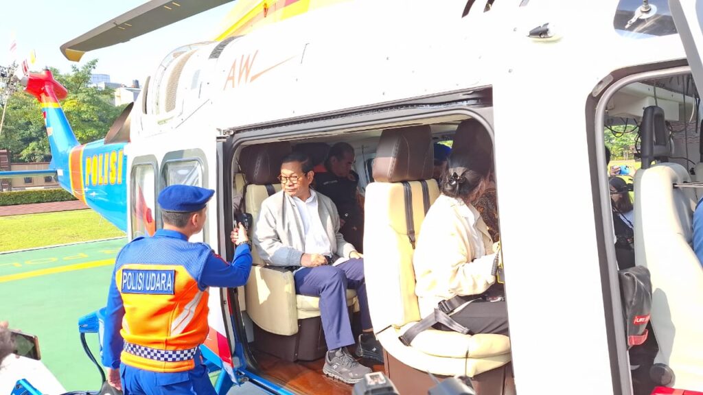 Gubernur DKI dan Kakorpolairud Pantau Banjir di Jakarta via Udara 9 WhatsApp Image 2025 03 06 at 11.21.33