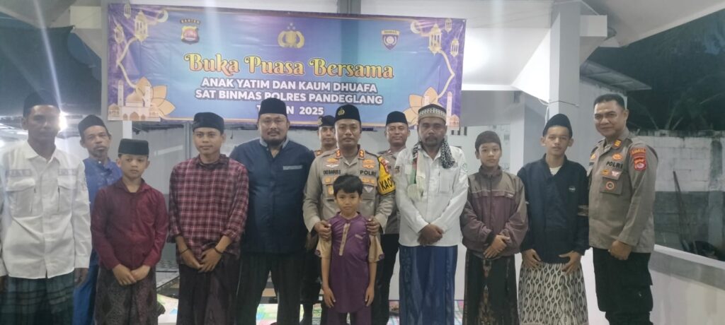 Kapolres Pandeglang Gelar Buka Puasa Bersama Anak Yatim dan Dhuafa di Kampung Ramea 2 WhatsApp Image 2025 03 08 at 19.36.49