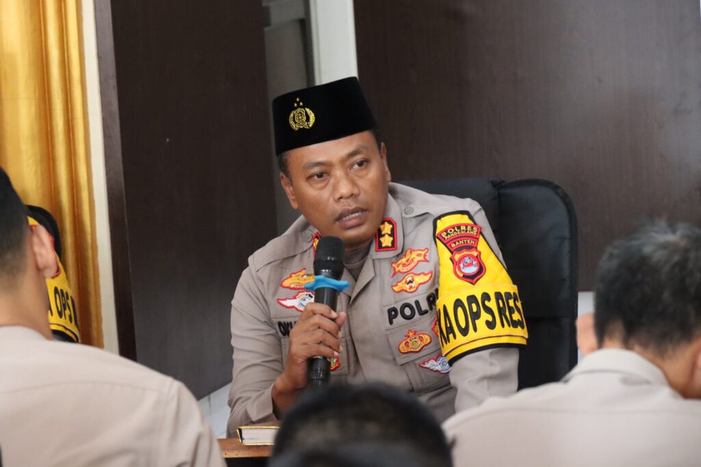 Kapolres Pandeglang Berikan Kajian Menjelang Buka Puasa di Musholla Polres Pandeglang 2 WhatsApp Image 2025 03 11 at 11.42.10