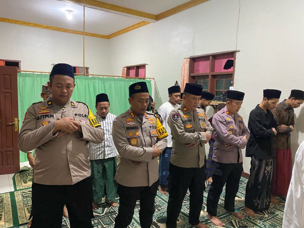 Polres Pandeglang Gelar Tarawih Keliling, Kapolres Kunjungi Pondok Pesantren Ar Rosyidiyah 1 WhatsApp Image 2025 03 11 at 20.17.35