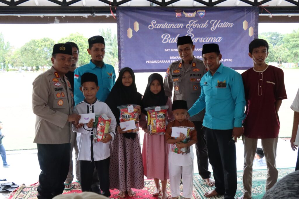 Kapolres Pandeglang Gelar Buka Puasa Bersama dan Santunan Anak Yatim Bersama PPAI 8 WhatsApp Image 2025 03 15 at 19.55.26