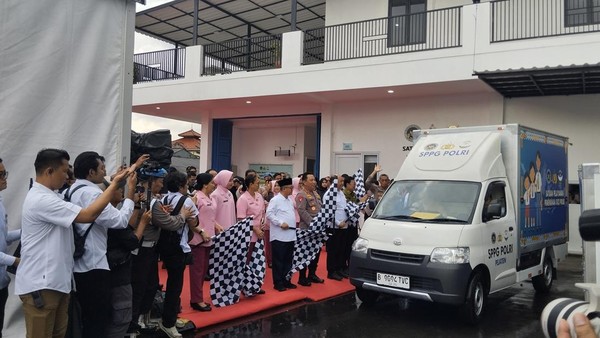 Dukung Program Makan Bergizi Gratis, Kapolri Resmikan Operasional SPPG Polri 5 WhatsApp Image 2025 03 17 at 12.46.39