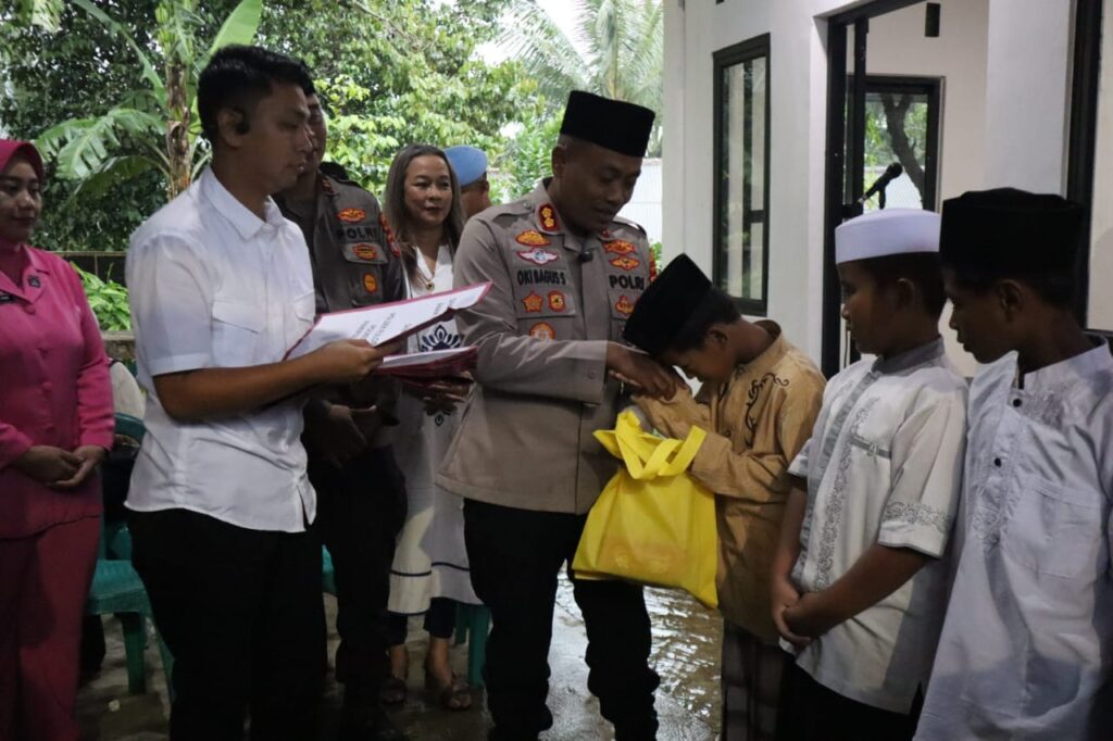 Kapolres Pandeglang Gelar Santunan Anak Yatim dan Buka Puasa Bersama di Polsek Pulosari 6 WhatsApp Image 2025 03 18 at 14.12.35