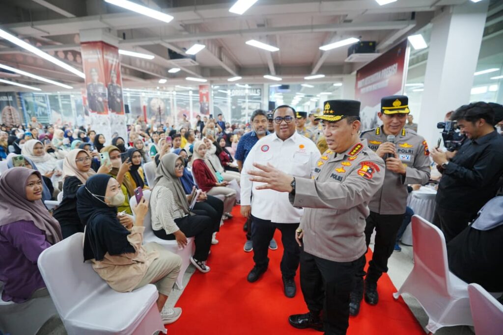 Kapolri Tinjau Kawasan Industri Brebes, Harap Masalah Pengangguran Teratasi 9 WhatsApp Image 2025 03 19 at 19.11.27