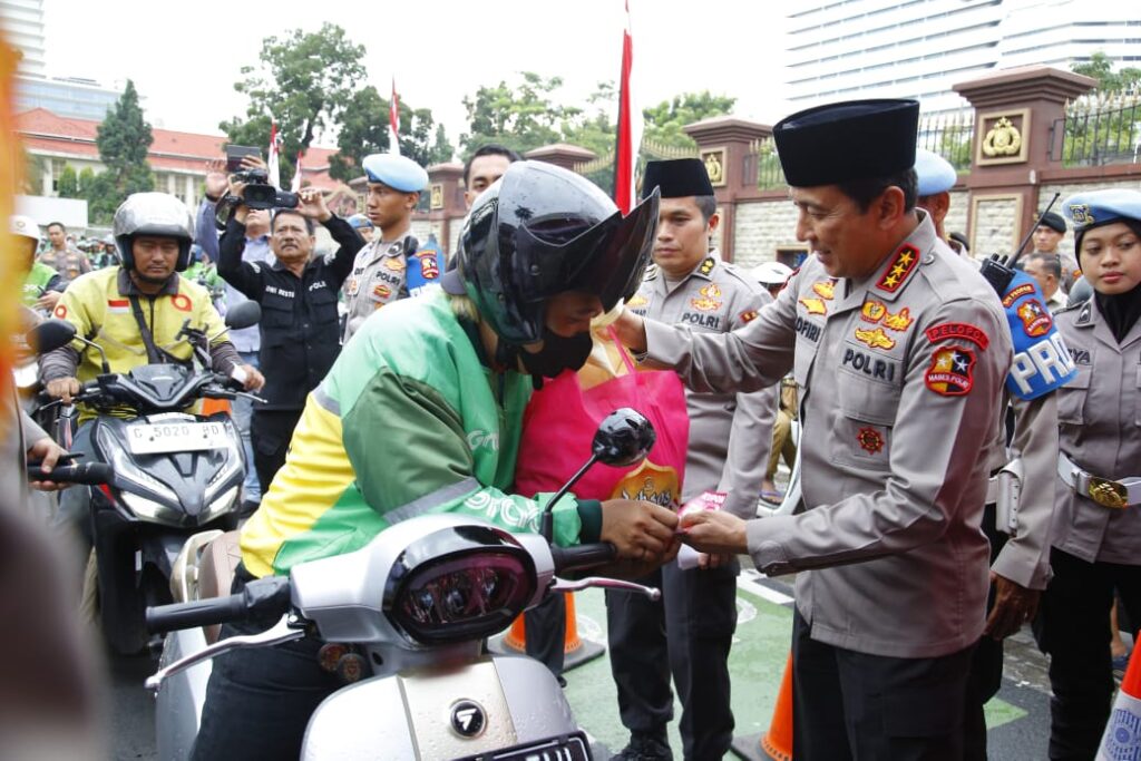 Wakapolri Hadiri Bazar Presisi dan Baksos di Lapangan Bhayangkara 4 WhatsApp Image 2025 03 21 at 08.46.01