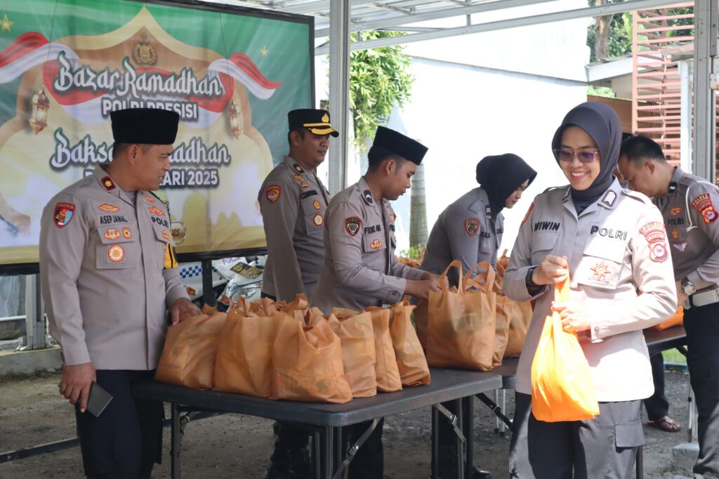 Polres Pandeglang Gelar Bazaar Pasar Murah Ramadhan Untuk Masyarakat 2 WhatsApp Image 2025 03 21 at 10.07.26