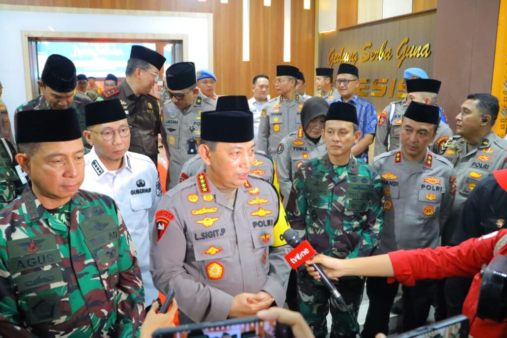 Perkuat Silaturahmi, Kapolri-Panglima TNI Hadiri Safari Ramadhan di Polda Lampung 4 WhatsApp Image 2025 03 27 at 03.30.36
