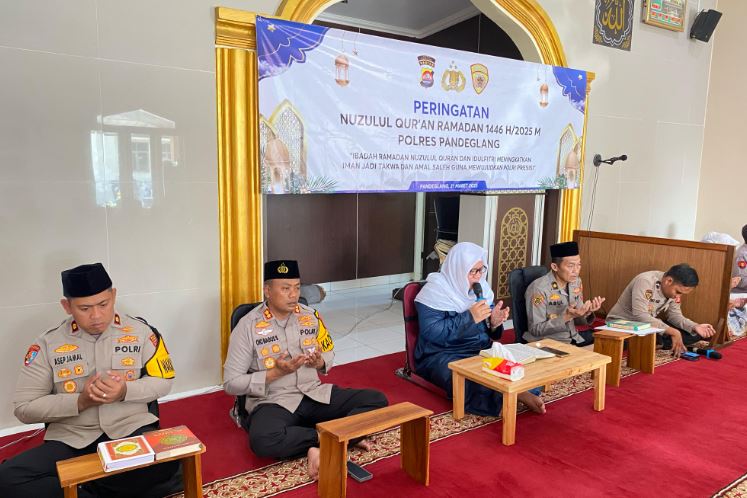 Polres Pandeglang Gelar Pengajian Peringatan Nuzulul Qur'an 1 cvs