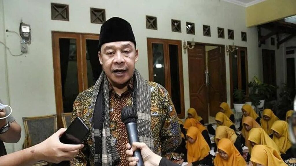 Sesepuh Ponpes Buntet Apresiasi Kapolri yang Sukses Amankan Mudik Lebaran 1 WhatsApp Image 2025 04 23 at 14.19.54