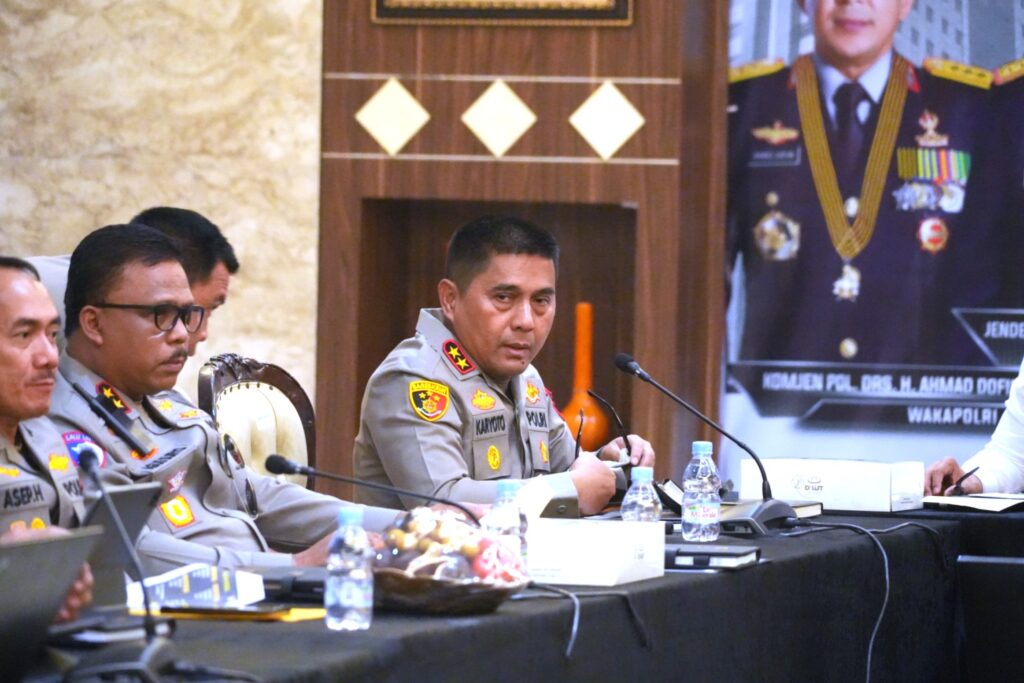 Kapolda Metro Gelar Rakor, Pastikan Peringatan Hari Buruh Berjalan Lancar dan Aman 4 WhatsApp Image 2025 04 29 at 10.08.57