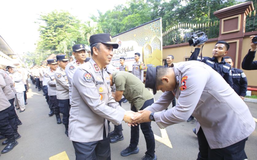 Dalam Momentum Halal Bihalal, Kadiv Humas Sampaikan Apresiasi Pengamanan Mudik Lancar dan Nyaman 8 tyb