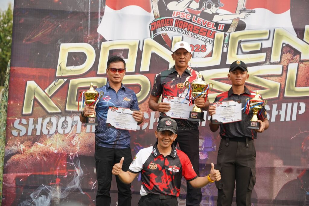 Delapan Dari 17 Taruna Akpol Raih Piala di Kejuaraan Menembak Danjen Kopassus 1 WhatsApp Image 2025 05 05 at 12.58.21