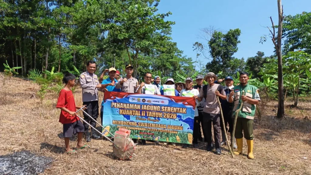 Dukung Ketahanan Pangan, Polsek Panimbang Tanam Bibit Jagung di Lahan 2,5 Hektare 6 MConverter.eu WhatsApp Image 2026 06 08 at 14.38.46