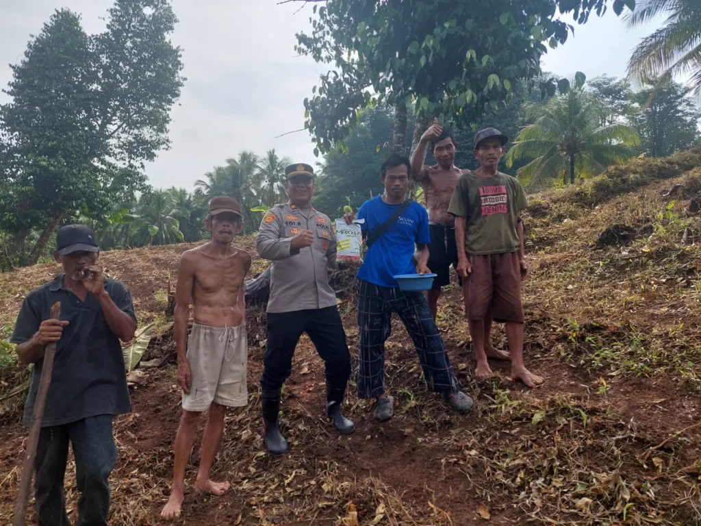 Dukung Swasembada Pangan, Polsek Bojong Gelar Penanaman Jagung Hibrida Bersama Kelompok Tani 5 MConverter.eu WhatsApp Image 2026 06 16 at 09.55.51